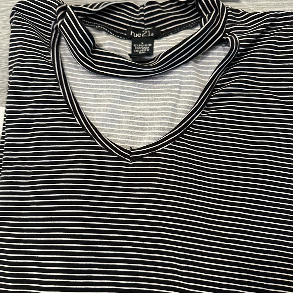 ⭐️⭐️Rue 21 women’s shirt⭐️⭐️